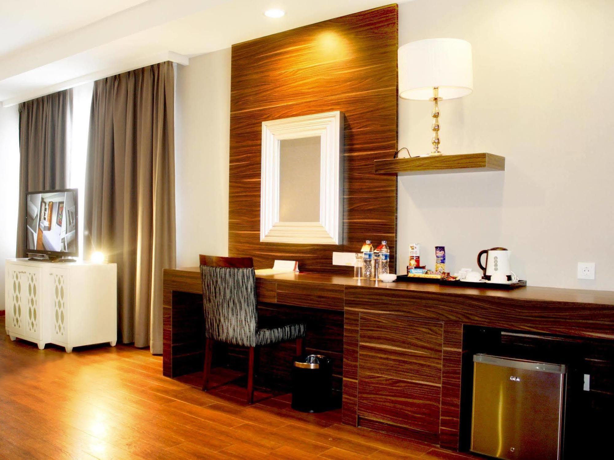 Pranaya Boutique Hotel Serpong Ngoại thất bức ảnh